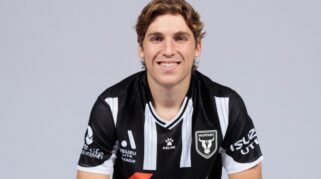 Naturalisasi Luke Vickery